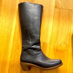 El Naturalista “Aqua” elegant women’s black calf leather boots.